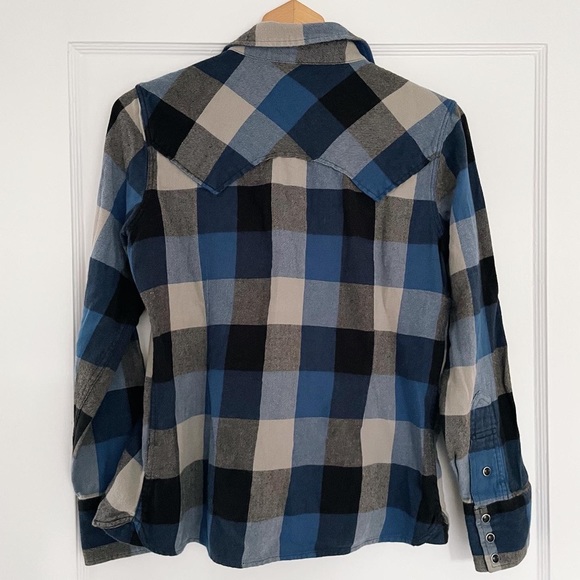 Lee Europe cotton flannel snap plaid shirt / medium / EUC - Picture 2 of 4